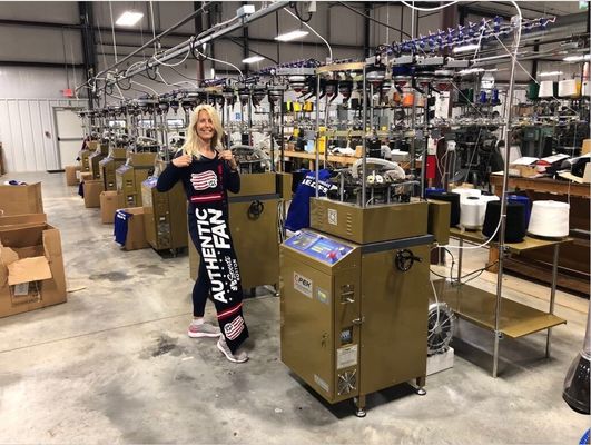 Maßgeschneiderte Fußballfans Schal und Beanie Hut Strickmaschine mit 800pcs / Tag Output