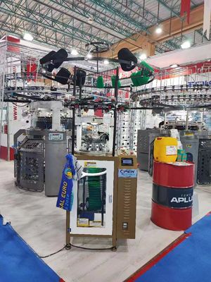 Computergestützte Rippenstrickmaschine 2F-10F Zuführer für reflektierende Waffelhüte Effizienz