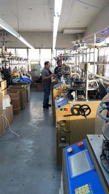 Berührungsbildschirm und vollständig computergestützte Steuerung 2024 Fußballschal Strickmaschine