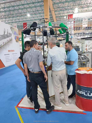 Automatische Strickmaschine für die Heimproduktion