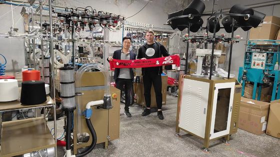 Fußballfanen Schal und Bonnetten Herstellungsgeräte mit doppelter Strickmethode