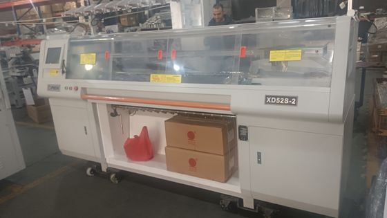 Fortgeschrittene Strickmaschine mit einem einzigen Wagen und einem doppelten System für Multifunktionspullover
