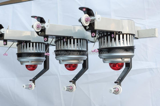 Vollständig computergestützte Flachkragen-Strickmaschine mit einem Wagen und drei Systemen