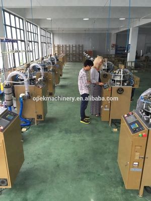 Weiterentwickelte servomotorgetriebene Jacquard-Schal-Hutmachmaschine für Kappen