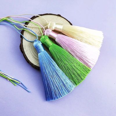 2-4 Fütterungsmaschine für die Herstellung von Beanie Pompom