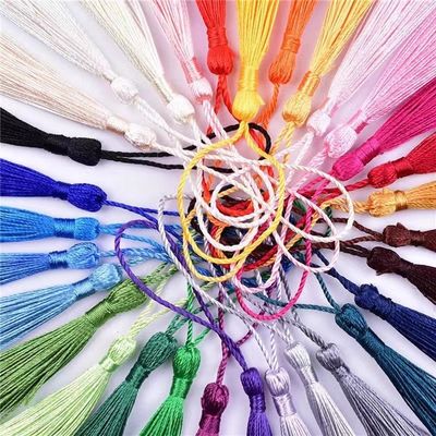 2-4 Fütterungsmaschine für die Herstellung von Beanie Pompom