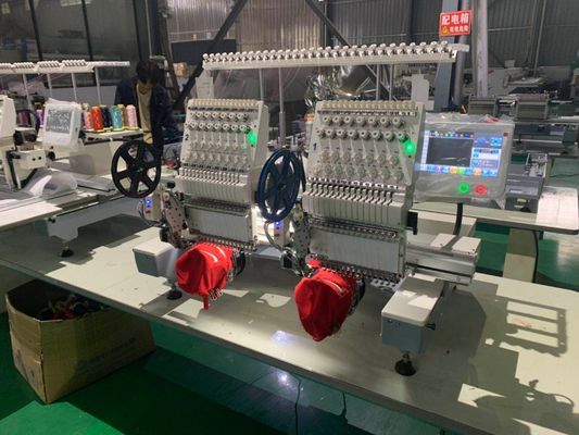 2 Kopf Computergestützte Stickmaschine für Kappenbekleidung Flachstickerei hoher Wettbewerb
