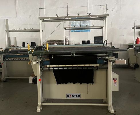 Einfachfahrbare halbautomatische Flachstrickmaschine mit drei Systemen 2790*2010*940mm