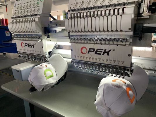 Geschwindigkeit Kleine Stickmaschine mit Sequin/Cording/Bead-Gerät Höchstgeschwindigkeit 1200 RPM